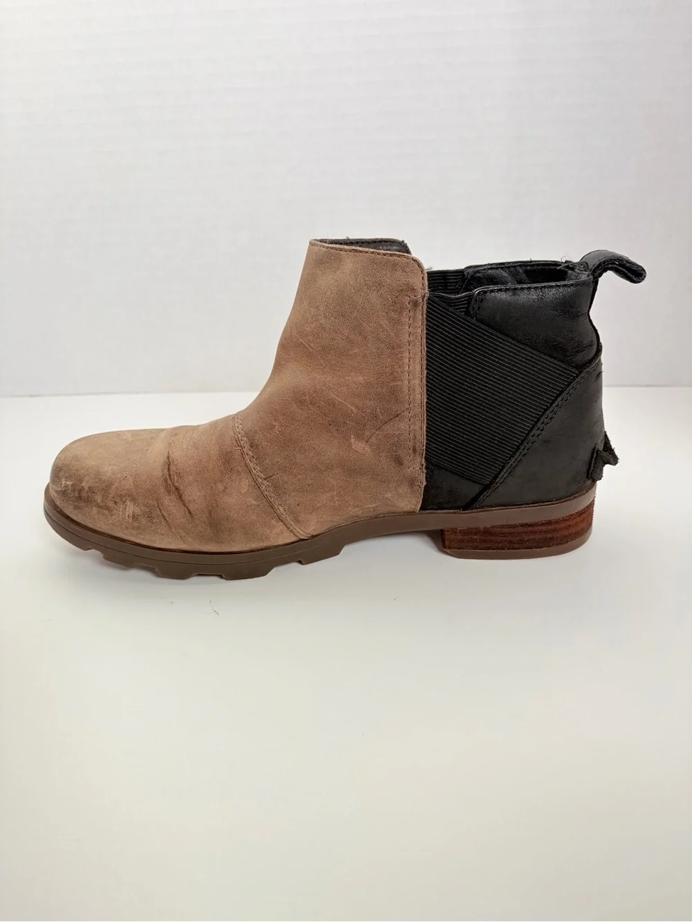Sorel Emelie Chelsea Boots Waterproof Pull On Leather Suede Tan Black Size 8.5